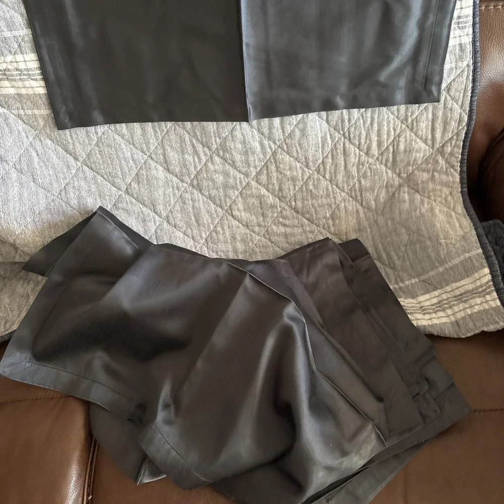 Crate & Barrel Set of 12 charcoal gray‎ satin Square Napkins NWOT